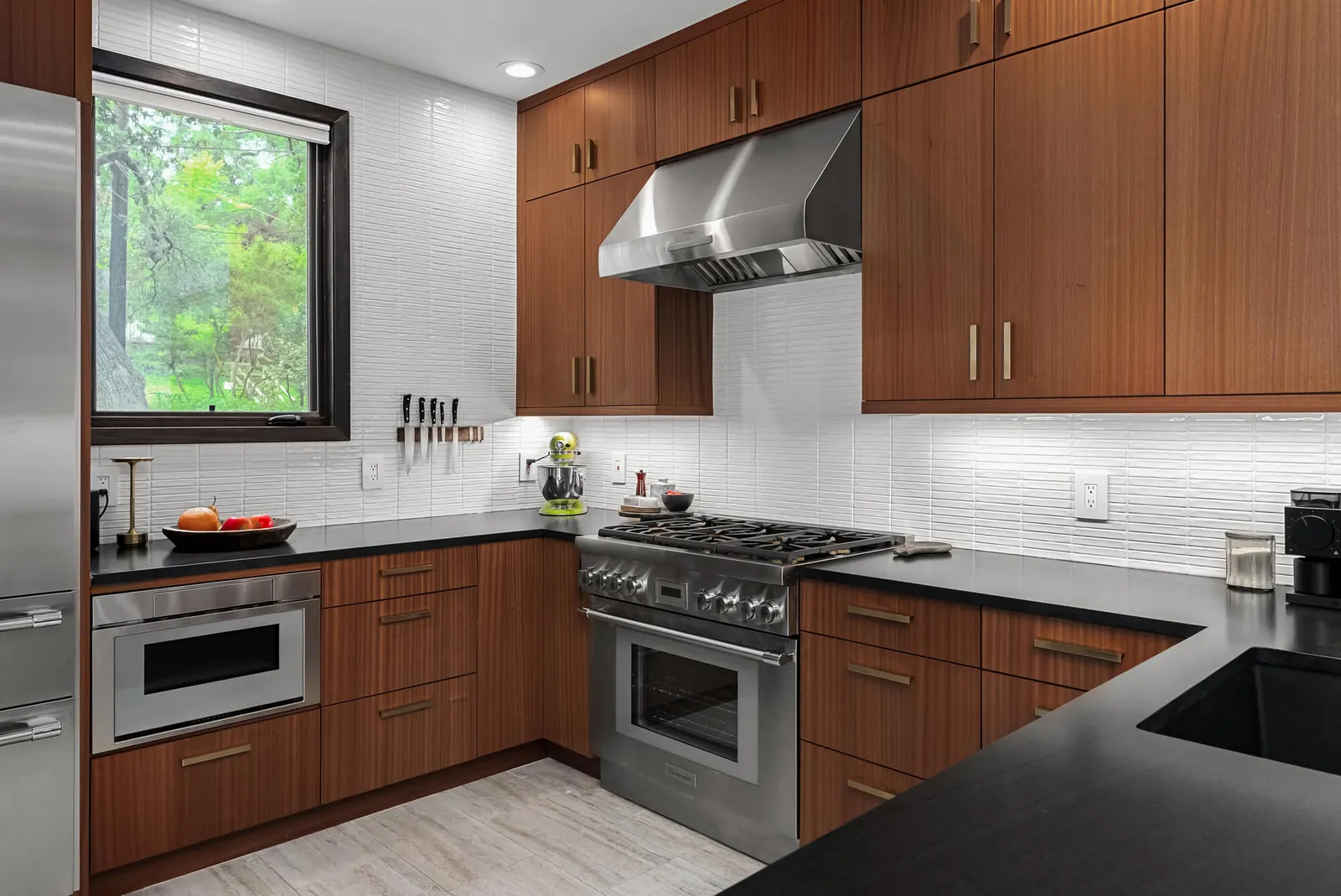 Appliance Planning in Kitchen Design: Sizes, Clearances, and Power