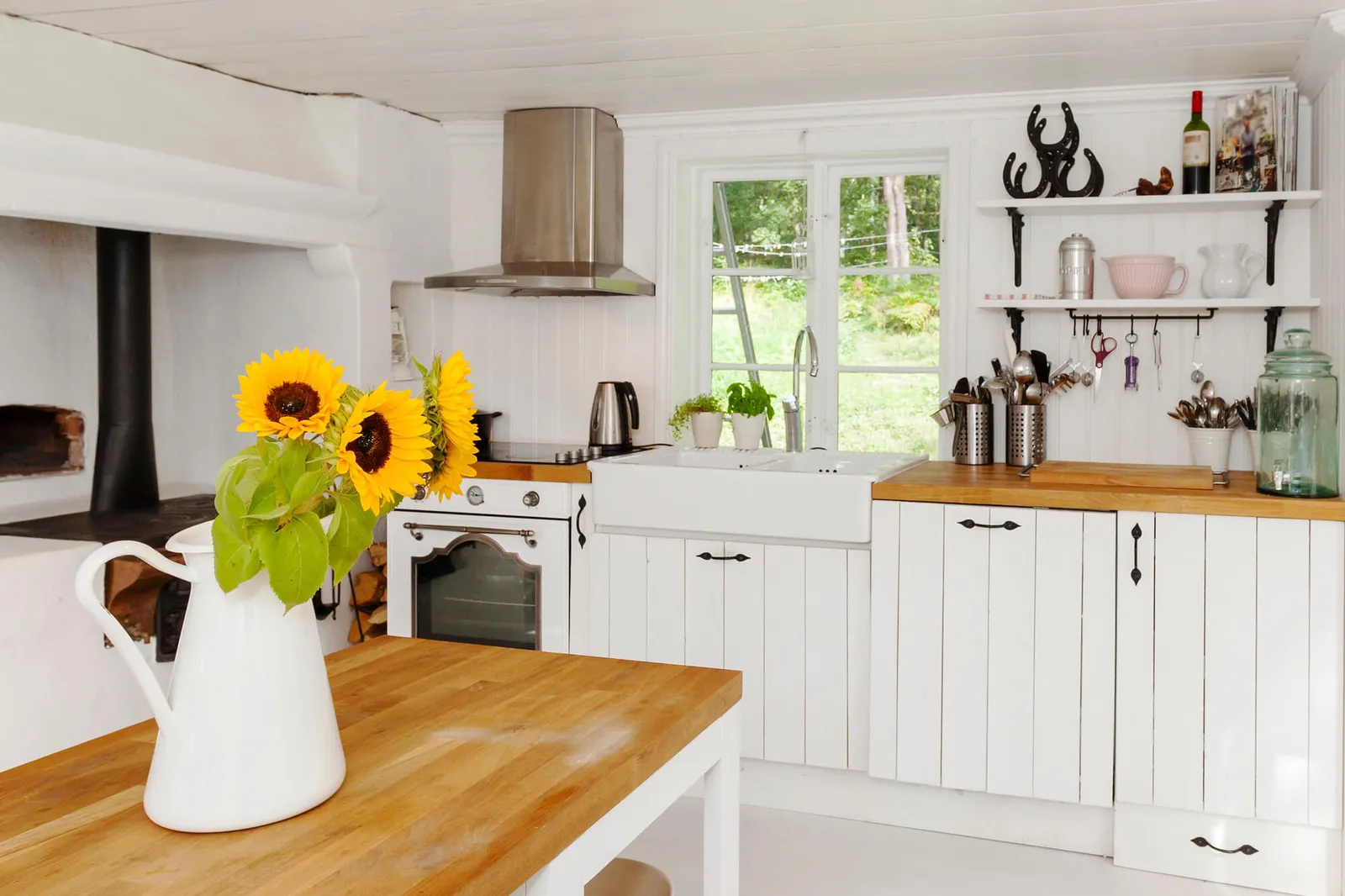 Creating a Rustic Kitchen with rustic wood kitchen cabinets