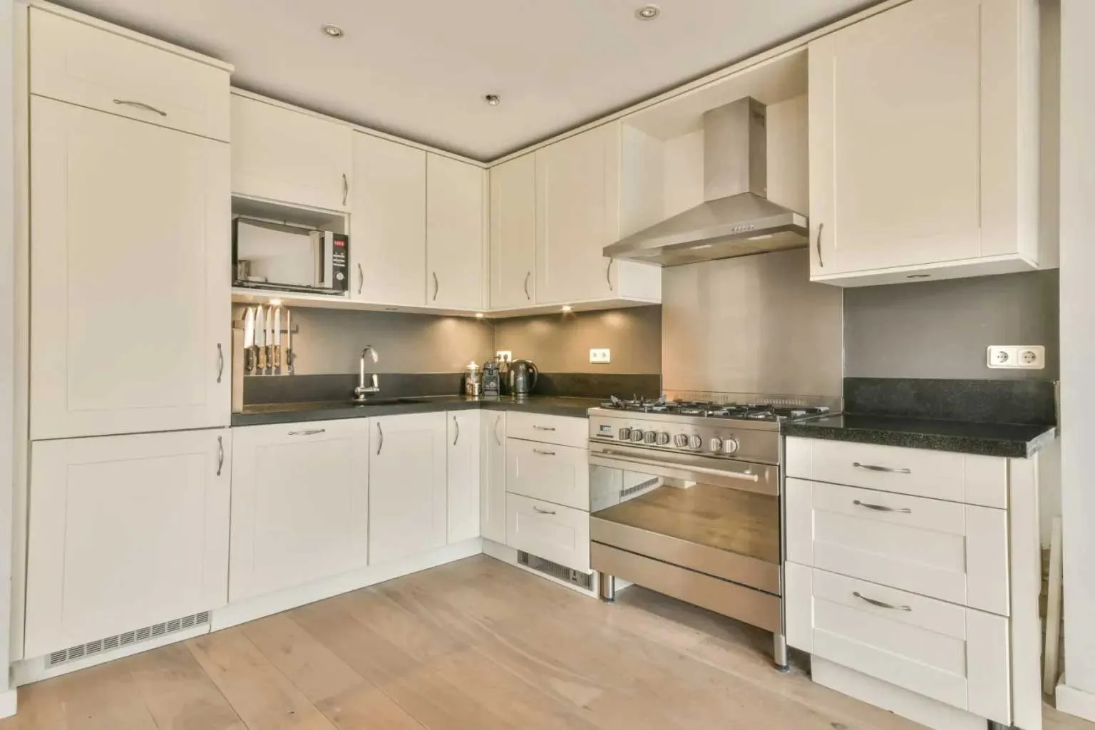 cabinet iq kitchen cabinets