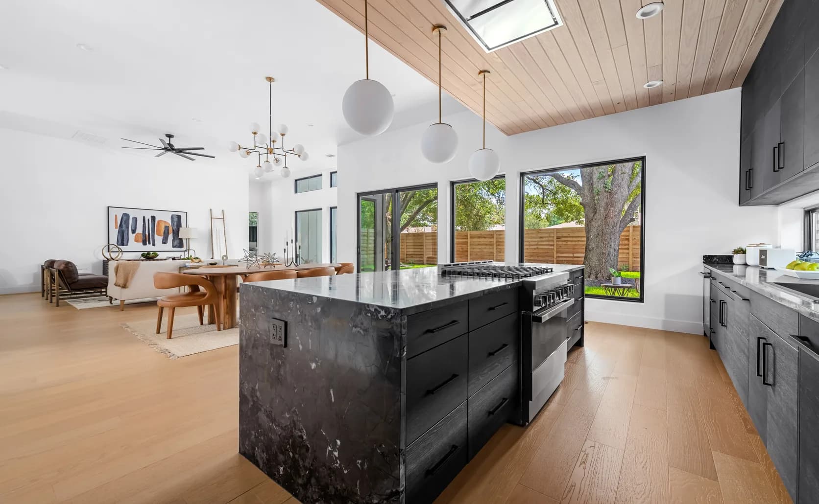 Southern Oaks Residence project photo 2