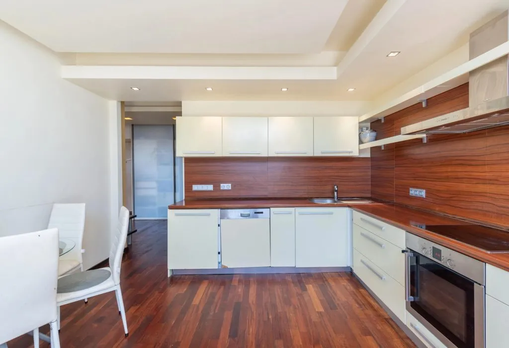 Choosing Cabinets for a Transitional Style Kitchen