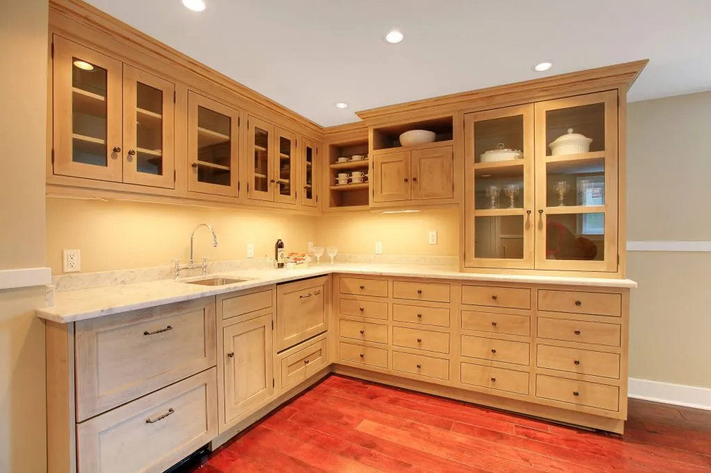 Custom Cabinets vs Stock Cabinets: Why Custom is the Better Choice