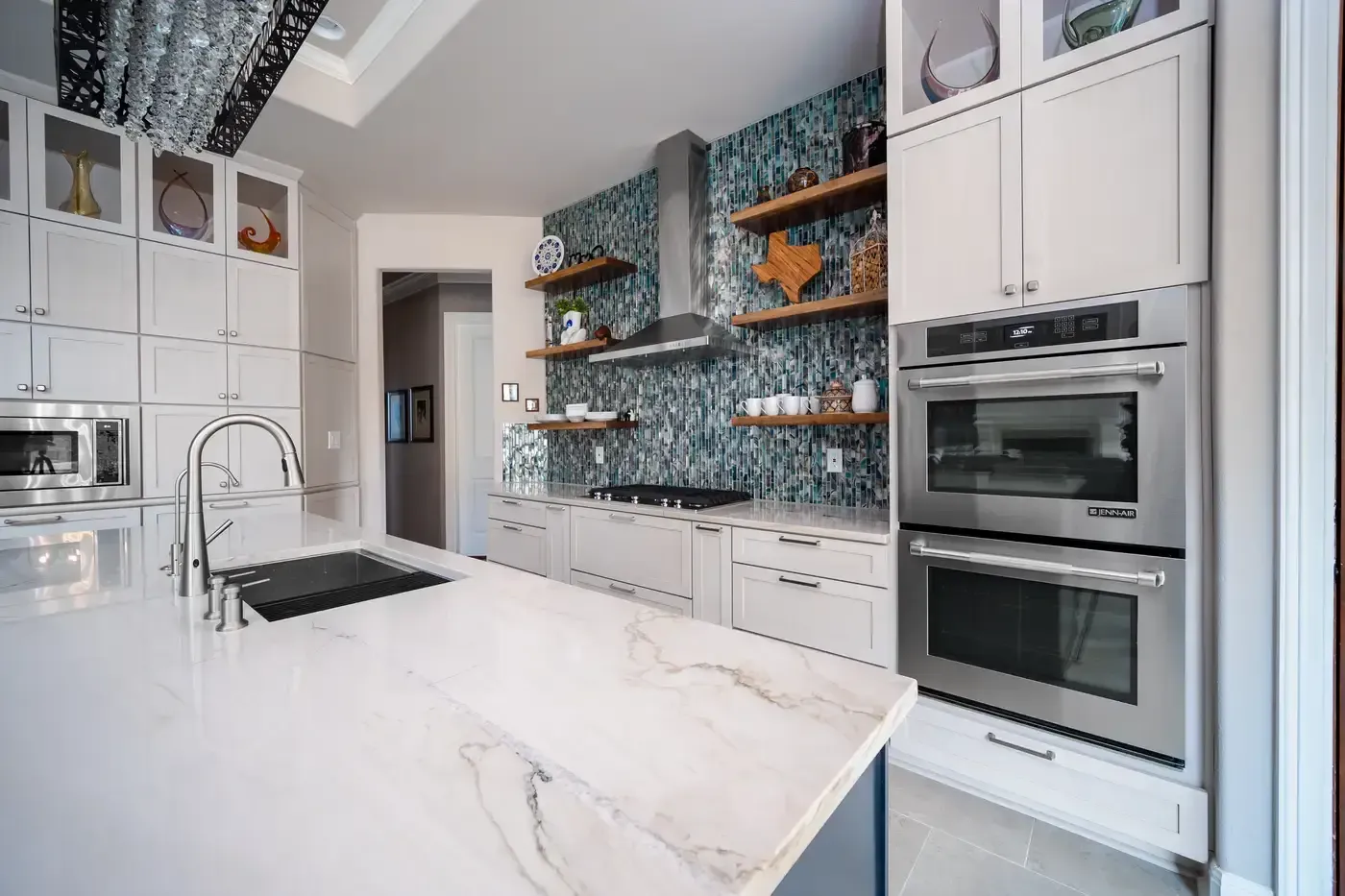 Calacatta Marble, Cabinet IQ