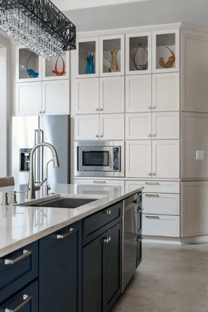 How to Make a Statement with Two-Tone Cabinets