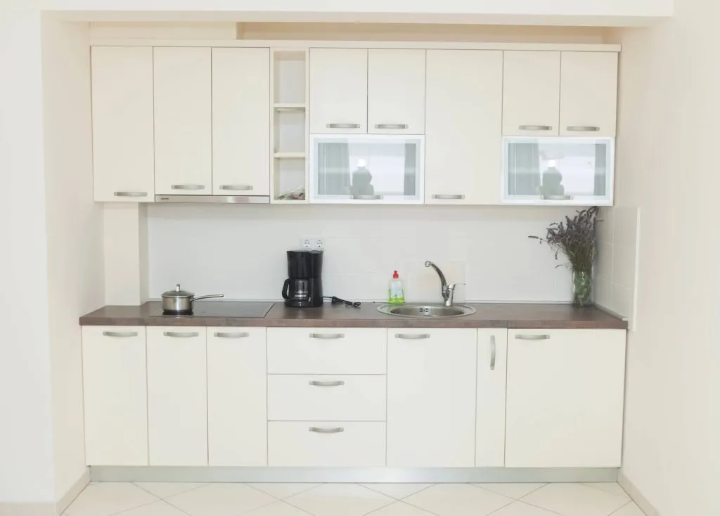 How to Maximize Storage Space in Small Kitchens