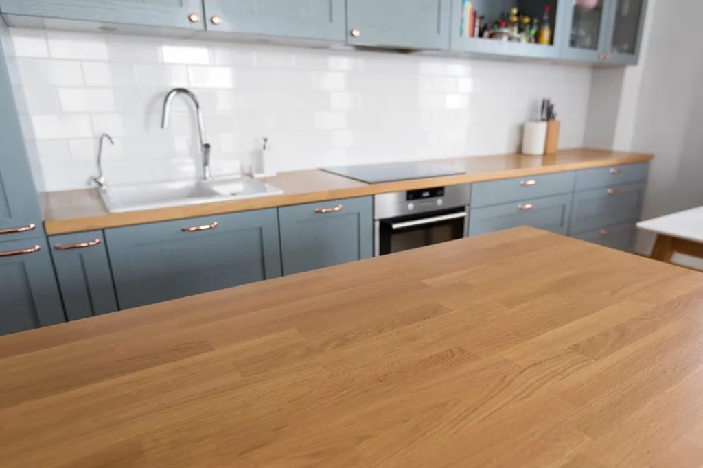 How to Pair Cabinets with Countertops for a Cohesive Look
