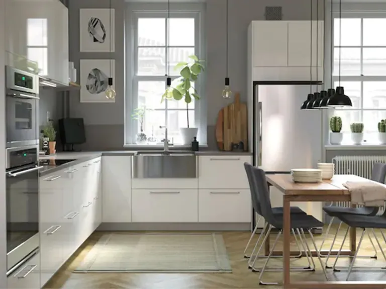 L-Shaped Kitchen