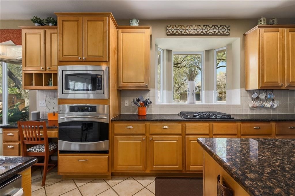 Clients kitchen before transformation, Cabinets IQ